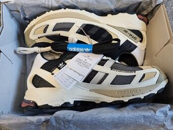 ADIDAS X SONG FOR THE MUTE SHADOWTURF vel.44