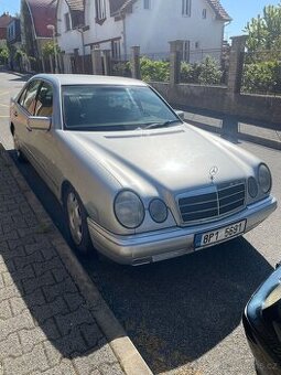 Mercedes W210
