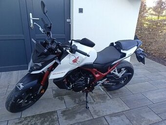 Honda Hornet 750