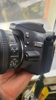 Nikon D3200 + objektiv Nikkor 18-105 mm 1:3,5-5,6 G