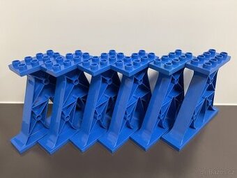 Lego Duplo modré pilíře k železnici