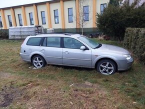 Ford mondeo 2.0i 107kw