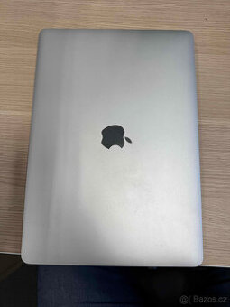 Prodám Macbook Air M1 256GB; 253 cyklů