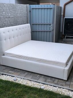 Prodám luxusní postel VERONA + Matrací 180cm x 200cm