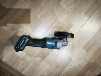 Makita XGT úhlová bruska GA005GZ