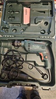 Příklepová vrtačka