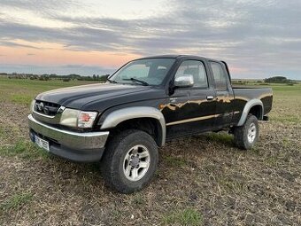 Toyota Hilux SR5 D4D rok 2004