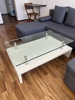 Skleněný konferenční stůl