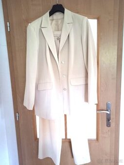 Krémový letní kalhotový kostým