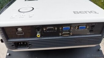 prodám projektor,plátno,stojan na projektor,stojan na plátno