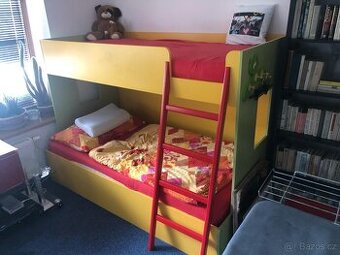 Patrová postel včetně kvalitních roštů a matrací