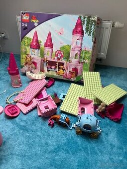 Lego duplo zámek