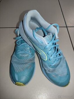 prodám dětské běžecké boty Kalenji-vel.36. Cena 100kč