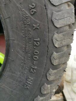 Pneu na zahradní techniku. Cena za 2 kusy