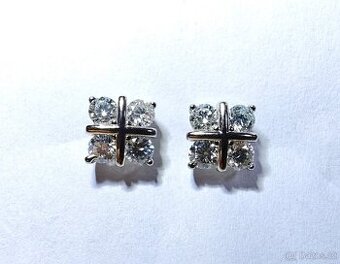 Stříbrné náušnice s moissanity(1.2ct v každé / celkem 2.4ct)