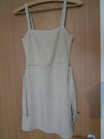 Letní šaty XS zn. Pull Bear