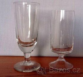 Dvě různé sklenice