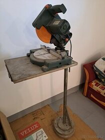 Stojan na pilu/nářadí