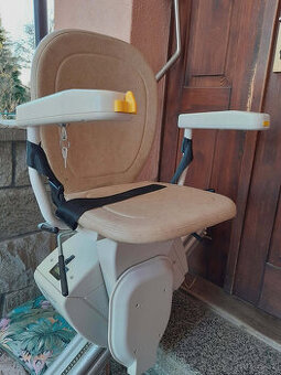 Schodišťová sedačka venkovní