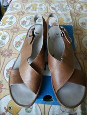 Damske paskove kozene boty