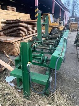 Prodáme : válečkový dopravník s bočním ramenem