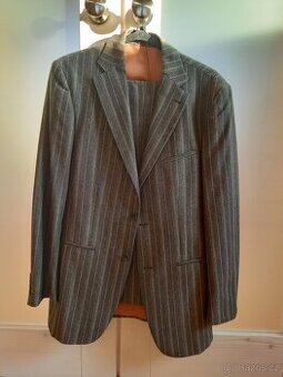 Nový pánský oblek