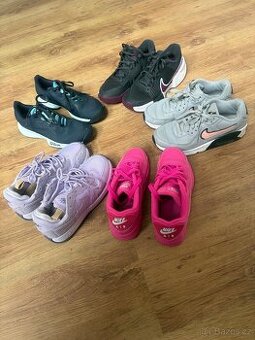 Boty po dceři velikost 36 - 36,5 NIKE