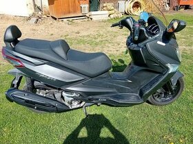 Prodám scooter Sym 300i GTS