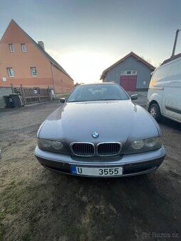 BMW E39 320iA