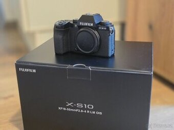 Fujifilm X-S10 (tělo, černé) + 2. baterie