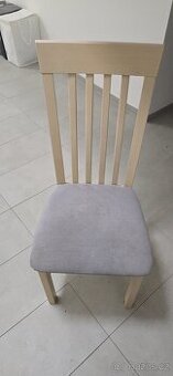 Sada židlí k jídelnímu stolu
