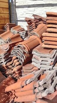 Nabízíme použité tašky Jirčany 72 a 83 z jedné střechy