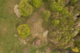 Prodej stavebního pozemku 1 141 m² Březůvky - 1