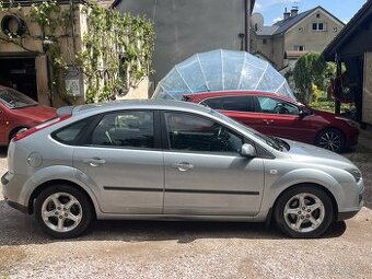 Ford Focus 1,6 benzín