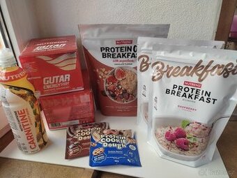 Nutrend energy drinky pro sportovce, elektrolyty, snídaně s