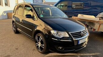 Touran 2.0tdi 125kw AdaptBiXenony Webasto Parktronik Zaves