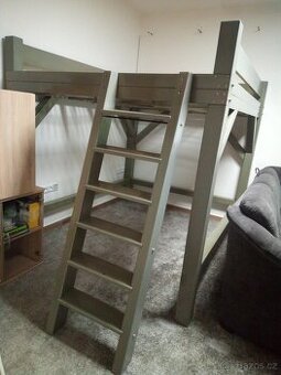 Zánovní patrová postel z masivu pro dvě matrace 200x80cm