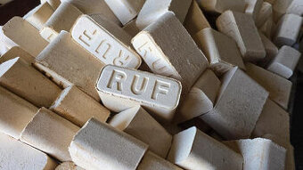 Brikety 5,10Kč / kg a palivové dřevo