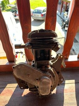 Ariel 550 SV - motor