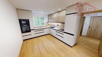 Prodej bytu v os. vl. s lodžií, 2+1, ul. Šponarova - 1