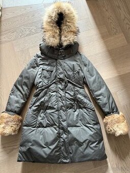 Perova bunda Moncler s myvali kozesinou