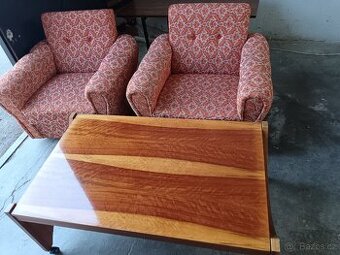 Konferenční stolek