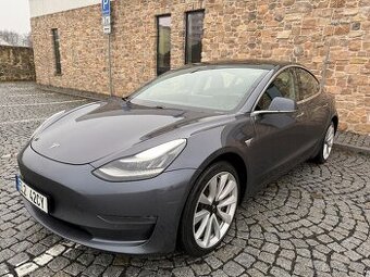 Pronájem Tesla 3 Long Range – BOLT PREMIUM / LIFTAGO PREMIUM