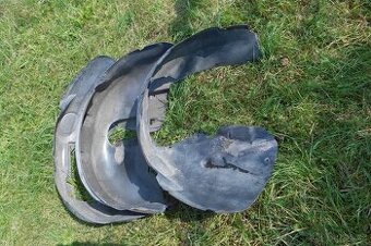 VW Passat B5,5  3BG kombi, podběhy