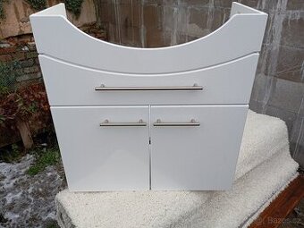 Koupelnová skříňka