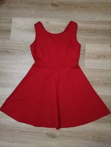 Červené šaty