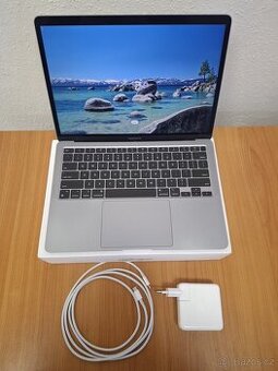 Macbook Air 13 palců M1 chip 16GB RAM 256 SSD 33 cyklů