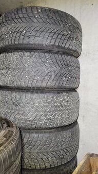 Zimni Nokian 235/45 R18 8-9mm