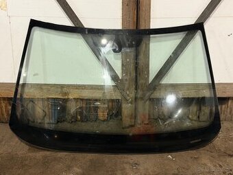 Škoda Superb 3 čelní okno se senzorem