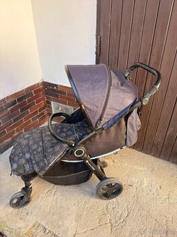 Kočárek Petite&Mars Street s bohatým příslušenstvím